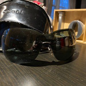 Black Gucci Sunglasses